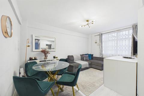 1 bedroom apartment for sale, Shepherds Bush Green, London W12