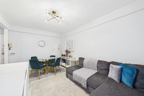 1 bedroom apartment for sale, Shepherds Bush Green, London W12