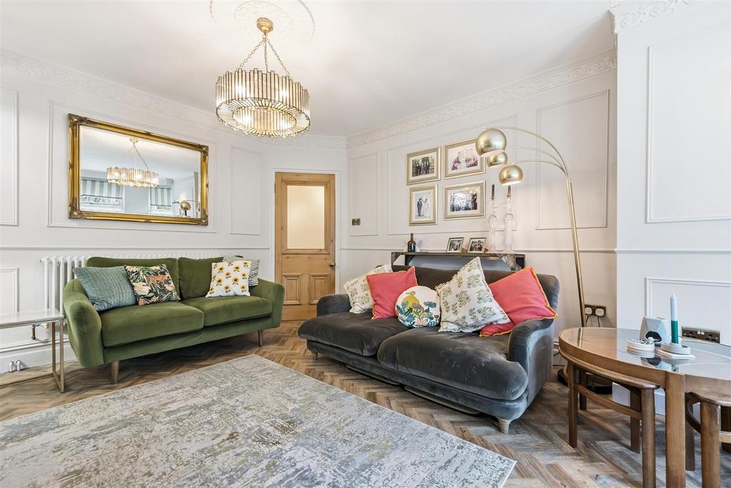 Sitting Room - seating and ceiling rose.jpg