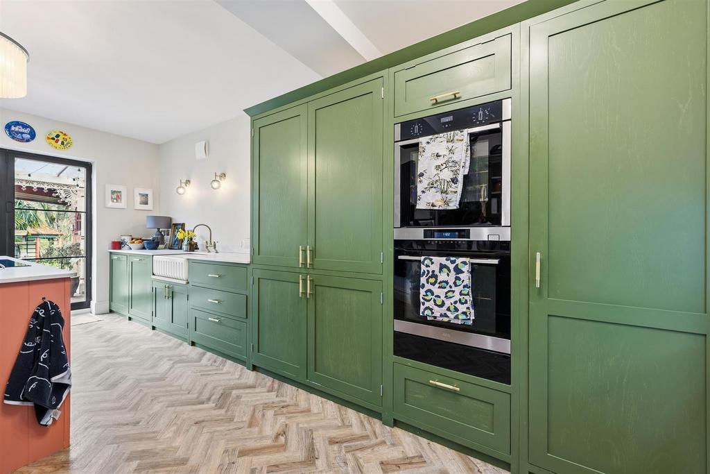 Kitchen cabinets.jpg