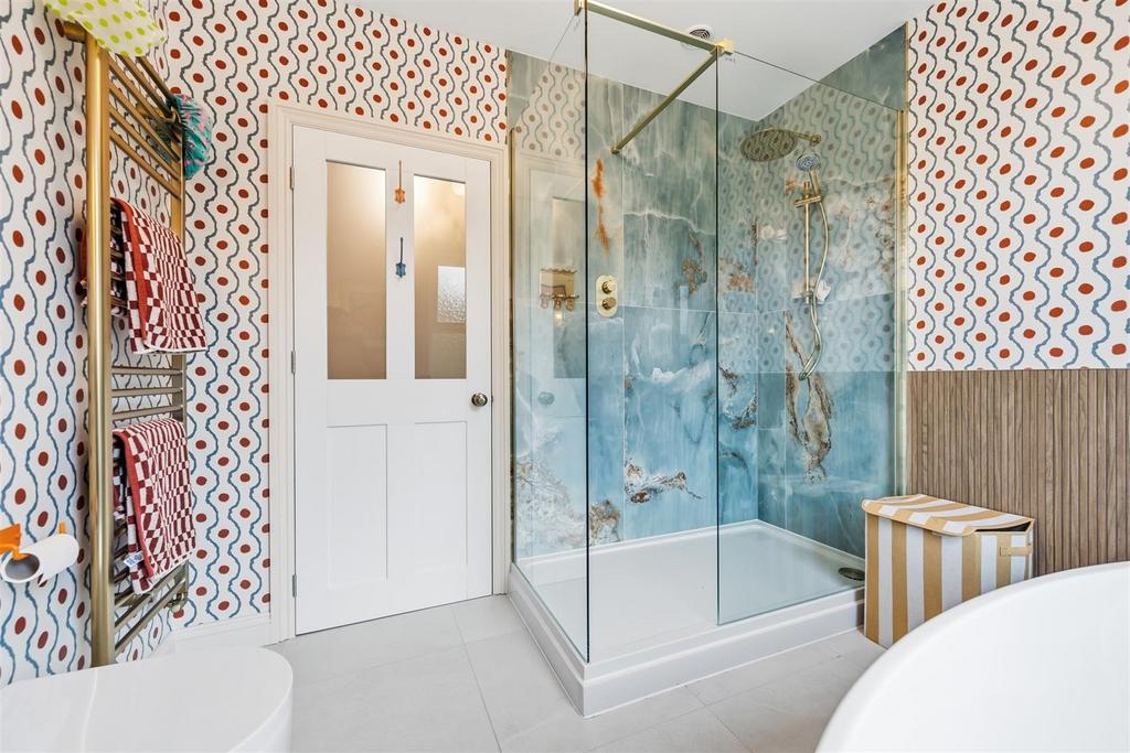 Bathroom - shower.jpg
