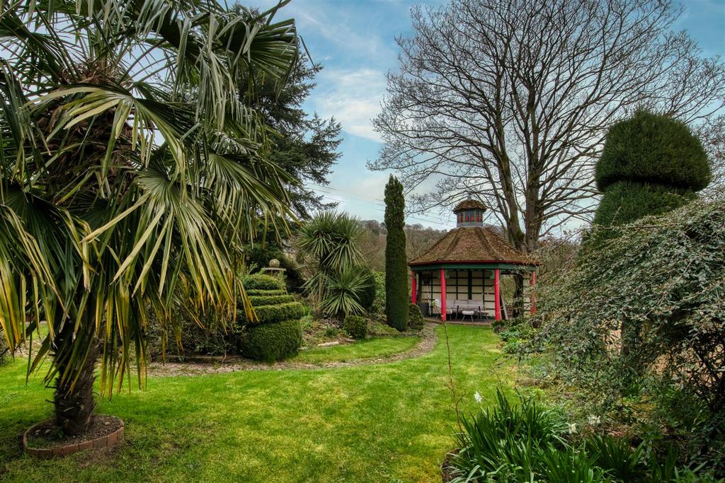 Pagoda, palm tree and lawn.jpg