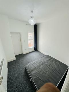 4 bedroom terraced house for sale, Tulketh Crescent, Ashton-on-Ribble, Preston, PR2