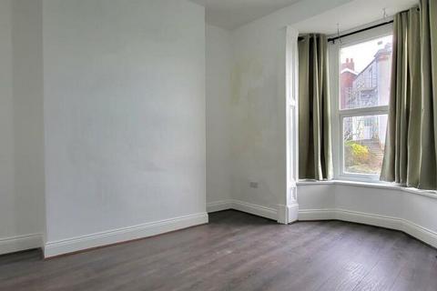 4 bedroom terraced house for sale, Tulketh Crescent, Ashton-on-Ribble, Preston, PR2