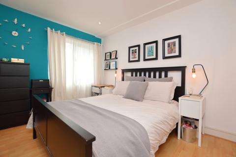 2 bedroom flat to rent, Queens Road Peckham SE15