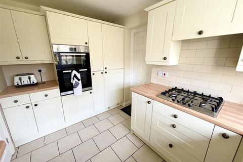 undefined, Dartmoor Close, Swindon