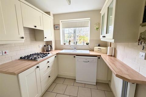 undefined, Dartmoor Close, Swindon