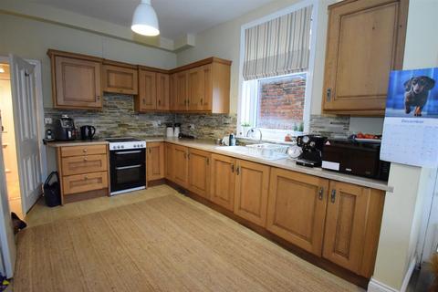 4 bedroom terraced house for sale, Morpeth Avenue, South Shields