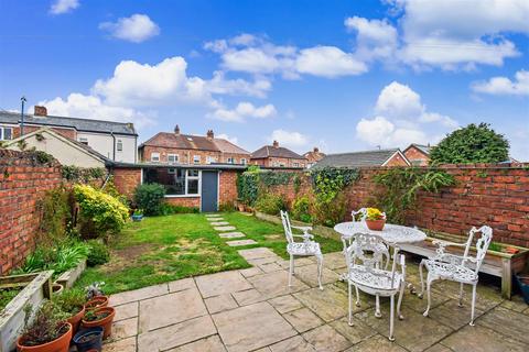 4 bedroom terraced house for sale, Morpeth Avenue, South Shields