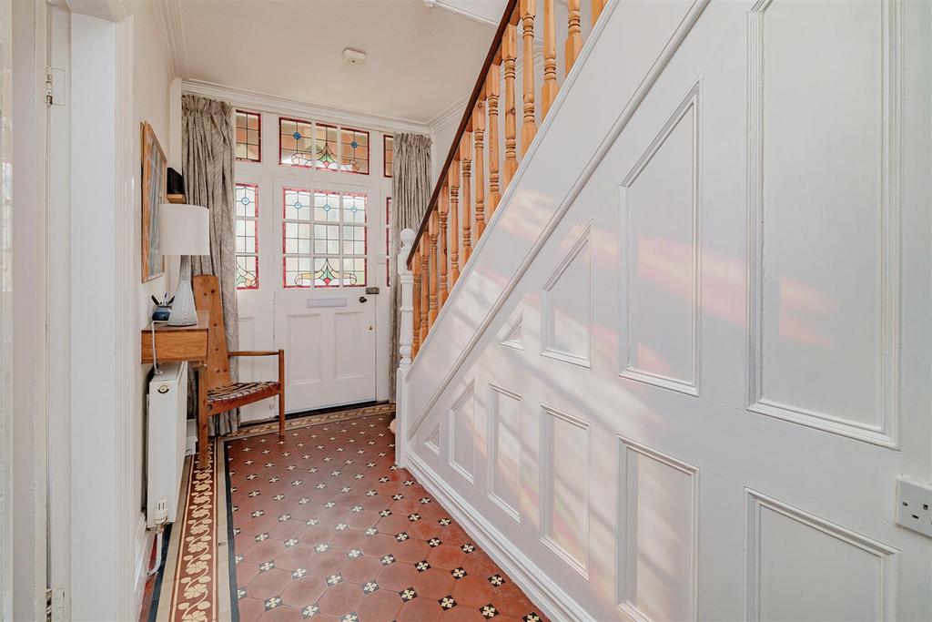 Interior01.jpg
