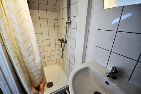 1 bedroom in a house share to rent, 57 Cardiff Road, Watford WD18