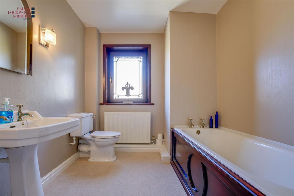 Bathroom 2.2.jpg