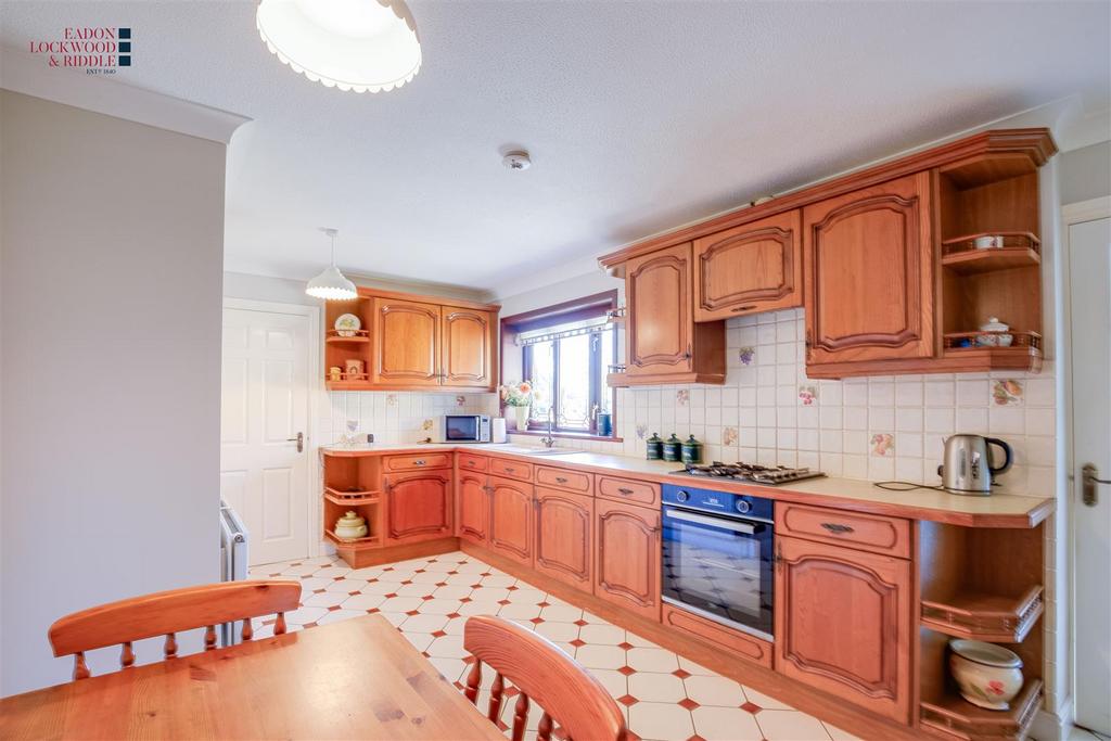 Kitchen 1.2.jpg