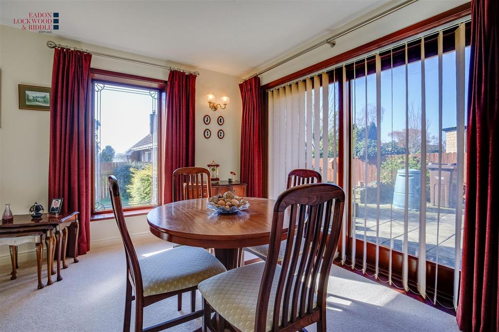 Dining room 1.1.jpg
