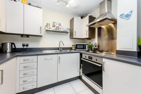 2 bedroom flat to rent, Pooles Park, Finsbury Park, London, N4
