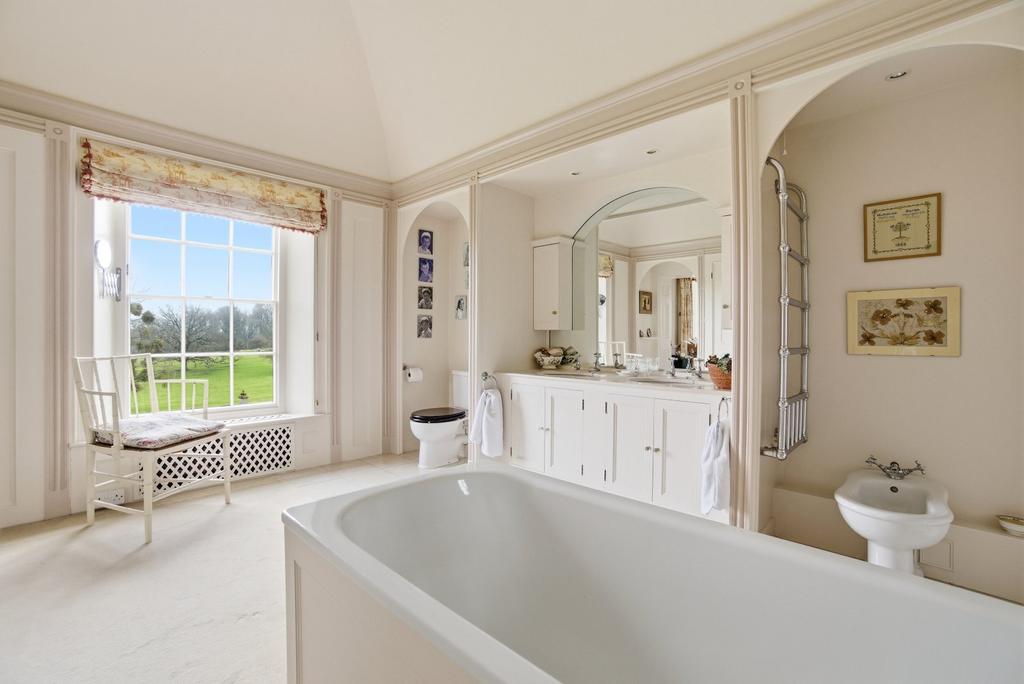 Main En Suite
