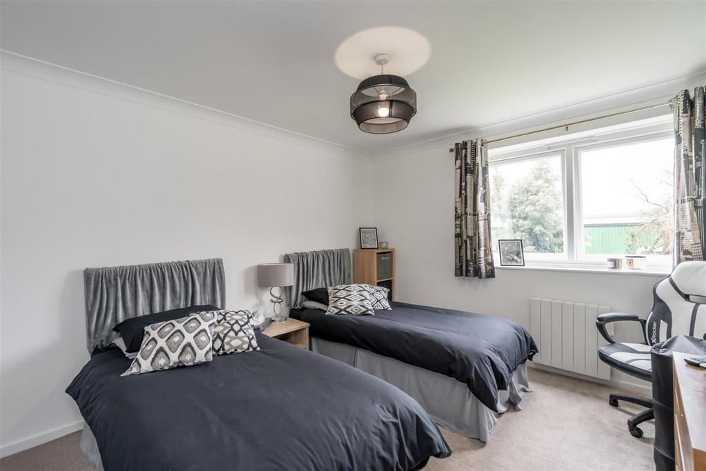 Bedroom 1.jpg