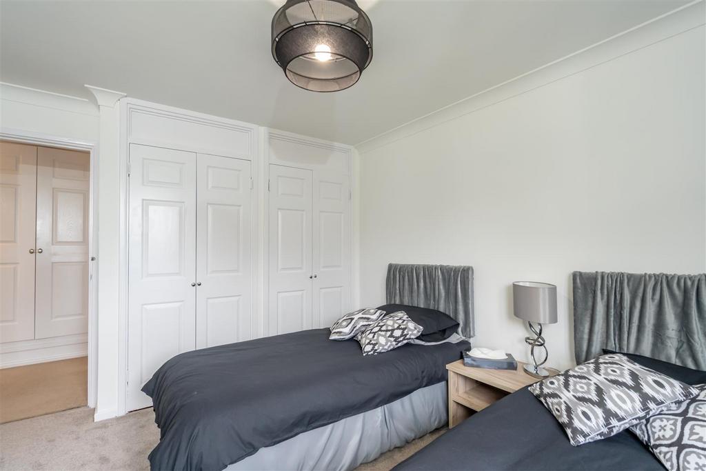Bedroom 1 (2).jpg