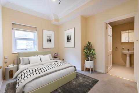 3 bedroom flat for sale, De Vere Gardens, London, W8