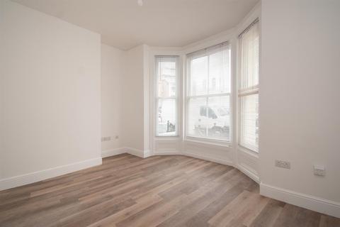1 bedroom apartment to rent, Cambridge Gardens, Hastings TN34