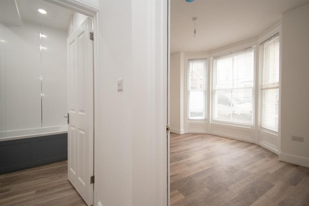 Bathroom/living room