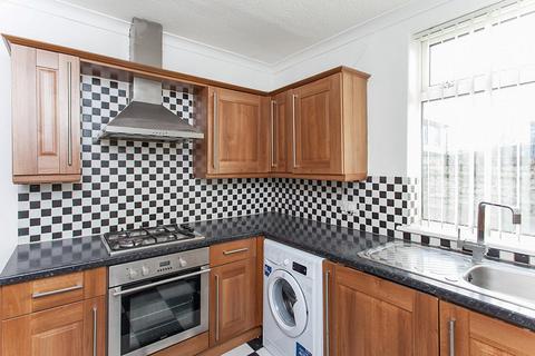 2 bedroom terraced house to rent, Milton Avenue, Salford M5