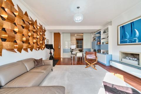 3 bedroom flat for sale, Abingdon Road, LONDON, W8