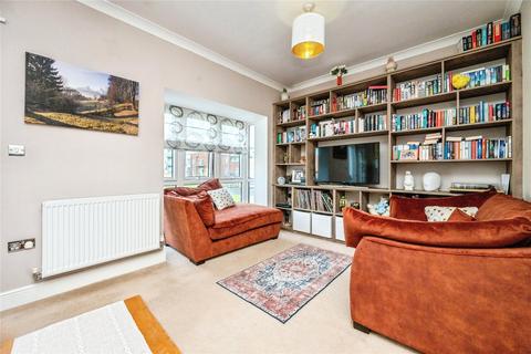 4 bedroom semi-detached house for sale, Kempton Drive, Warwick, Warwickshire, CV34