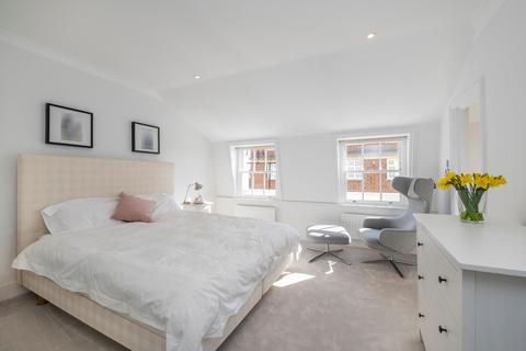 3 bedroom maisonette for sale, Clifton Place, London W2