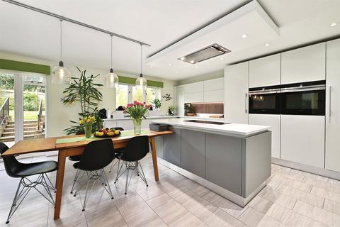 undefined, Vigo Lane, Hampshire GU46