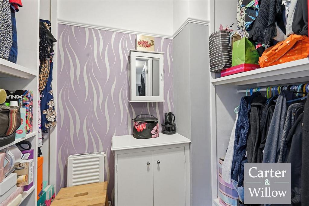 Walk in wardrobe
