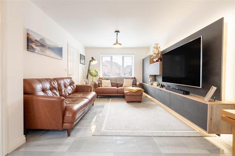 3 bedroom end of terrace house for sale, Cloverfield, West Allotment, Newcastle Upon Tyne