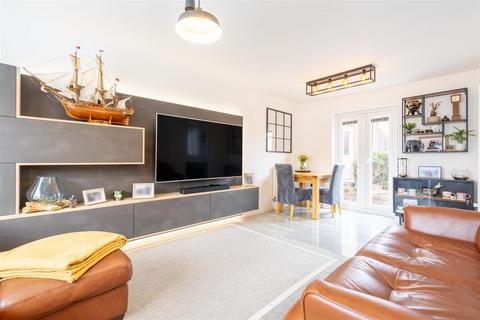 3 bedroom end of terrace house for sale, Cloverfield, West Allotment, Newcastle Upon Tyne
