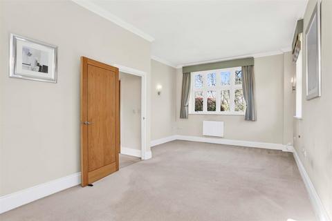 undefined, Elizabeth Drive, Banstead SM7