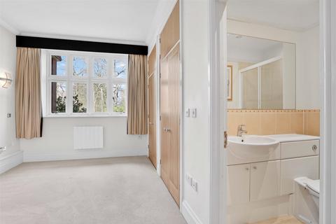 undefined, Elizabeth Drive, Banstead SM7