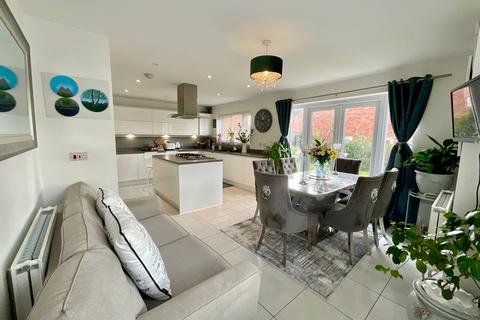 5 bedroom detached house for sale, Sandpiper Drive, Stafford, ST16
