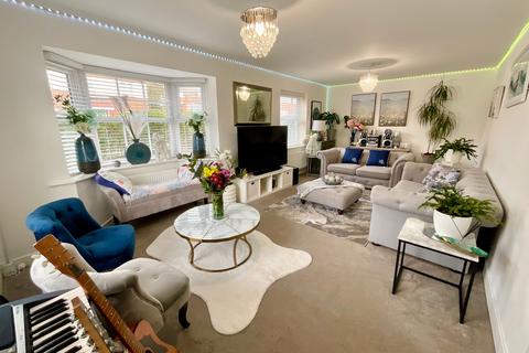 5 bedroom detached house for sale, Sandpiper Drive, Stafford, ST16