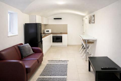 undefined, Flat 2 Church Street, Nottingham, England, Nottingham NG7