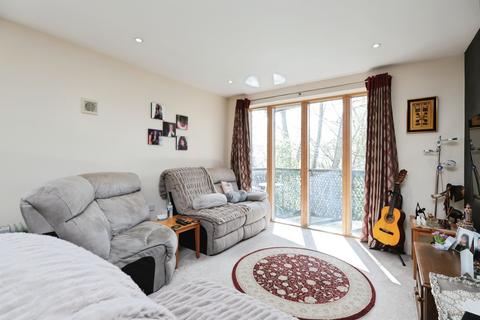 2 bedroom flat for sale, Ryemead Boulevard, High Wycombe