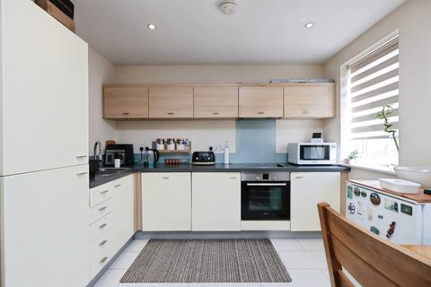 2 bedroom flat for sale, Ryemead Boulevard, High Wycombe