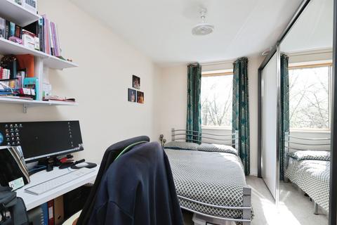2 bedroom flat for sale, Ryemead Boulevard, High Wycombe