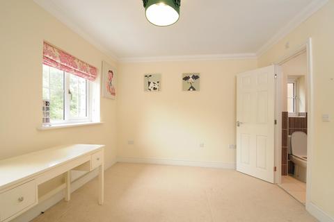 undefined, Loxford Close Caterham CR3