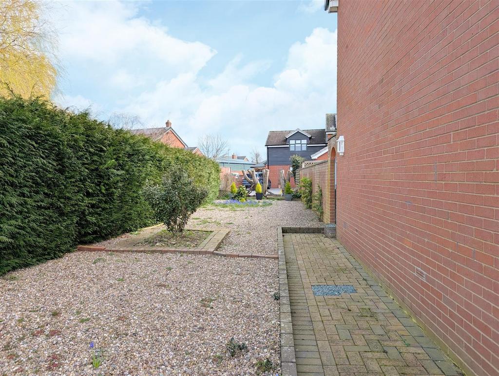 Garden 2.jpg