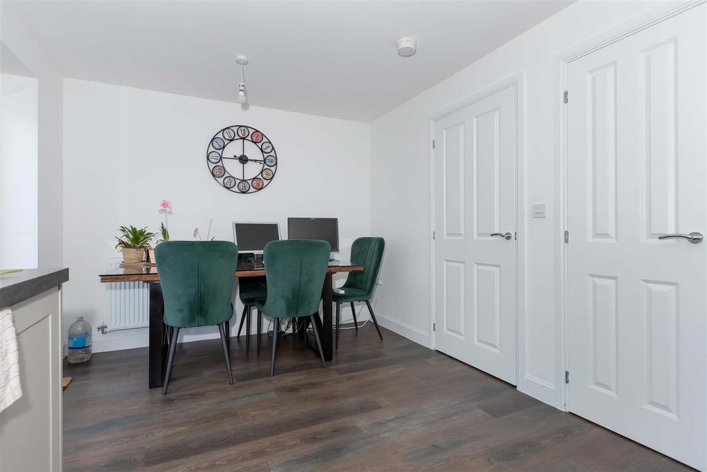 Littlemead Close 5.jpg
