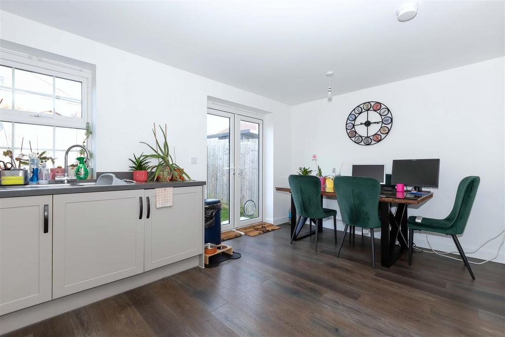 Littlemead Close 4.jpg