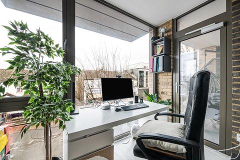 2 bedroom apartment for sale, Mitcham Road, Croydon, CR0