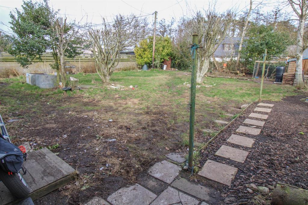 GARDEN-2.jpg