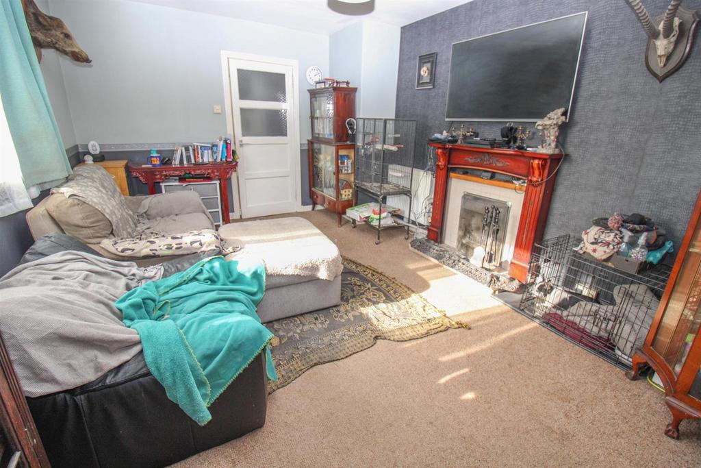 LOUNGE-2.jpg