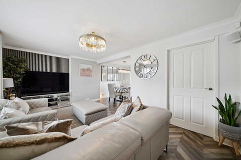 3 bedroom end of terrace house for sale, Oliphant Crescent, Busby, G76