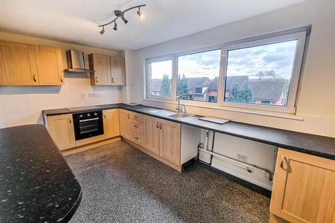 3 bedroom townhouse to rent, Buckland Place, Kent ME16